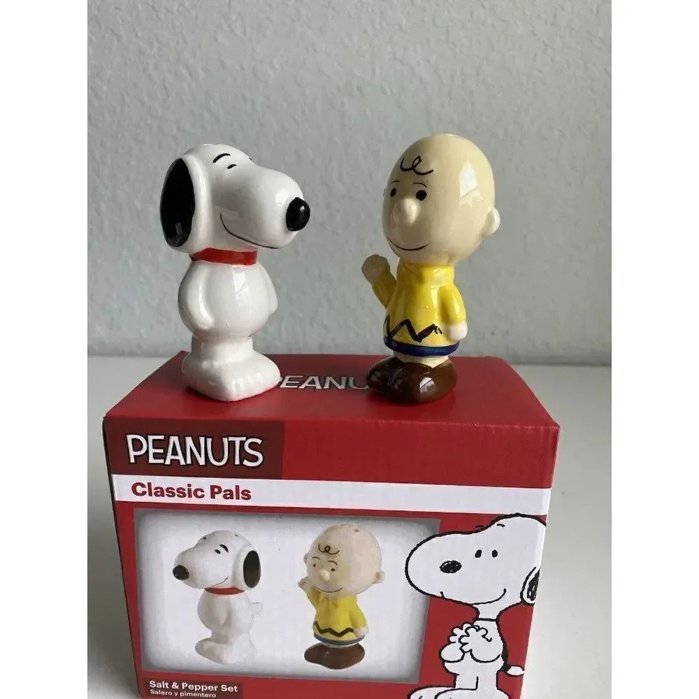 Peanuts Classic Pals Snoopy & Charlie Brown‎ Ceramic Salt & Pepper Set NEW